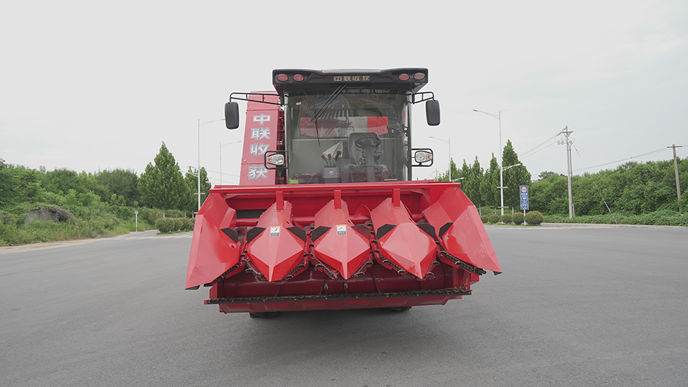 永利皇宫官网4YZJ-4型自走式玉米穗茎收获机